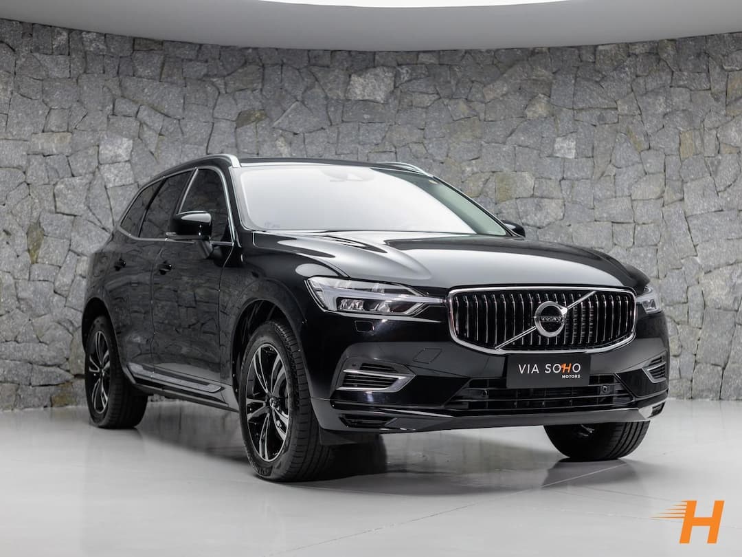 VOLVO XC60  T8 MOMENTUM